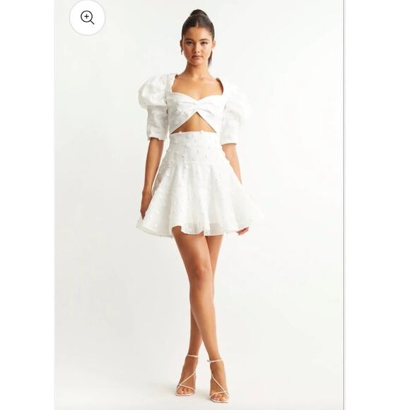 HELEN O’CONNOR paper daisy white 3d embellished crop top + mini Skirt Set XS NEW - Picture 1 of 10